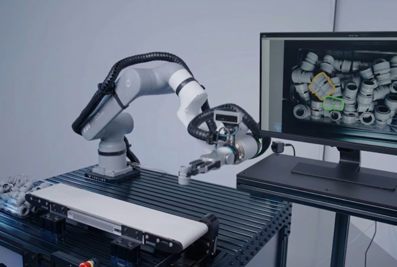 Simulation Platforms for Underwater Robotic Applications: Architectures, Capabilities, and Research Directions