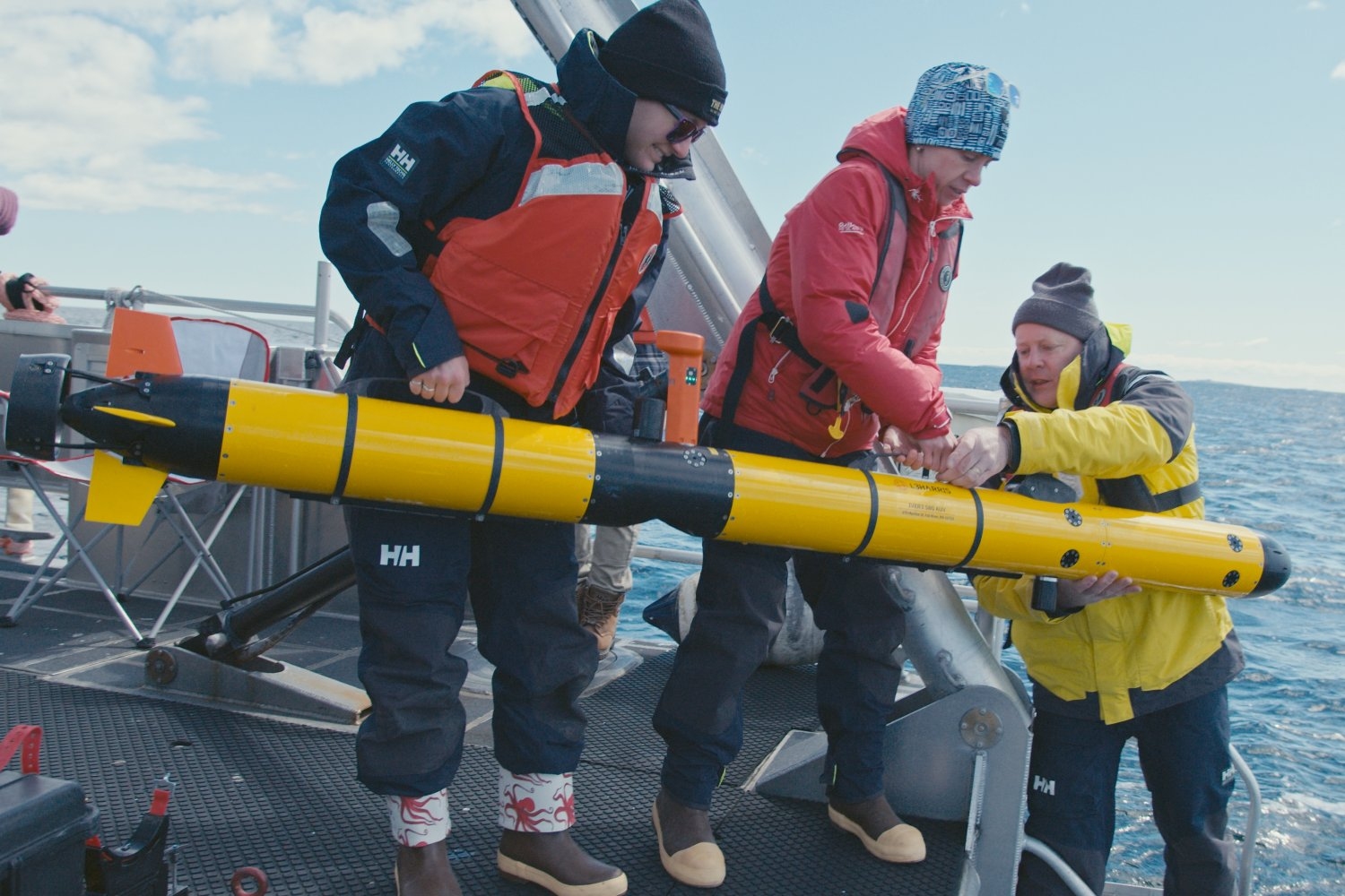 Human-machine teaming dives underwater