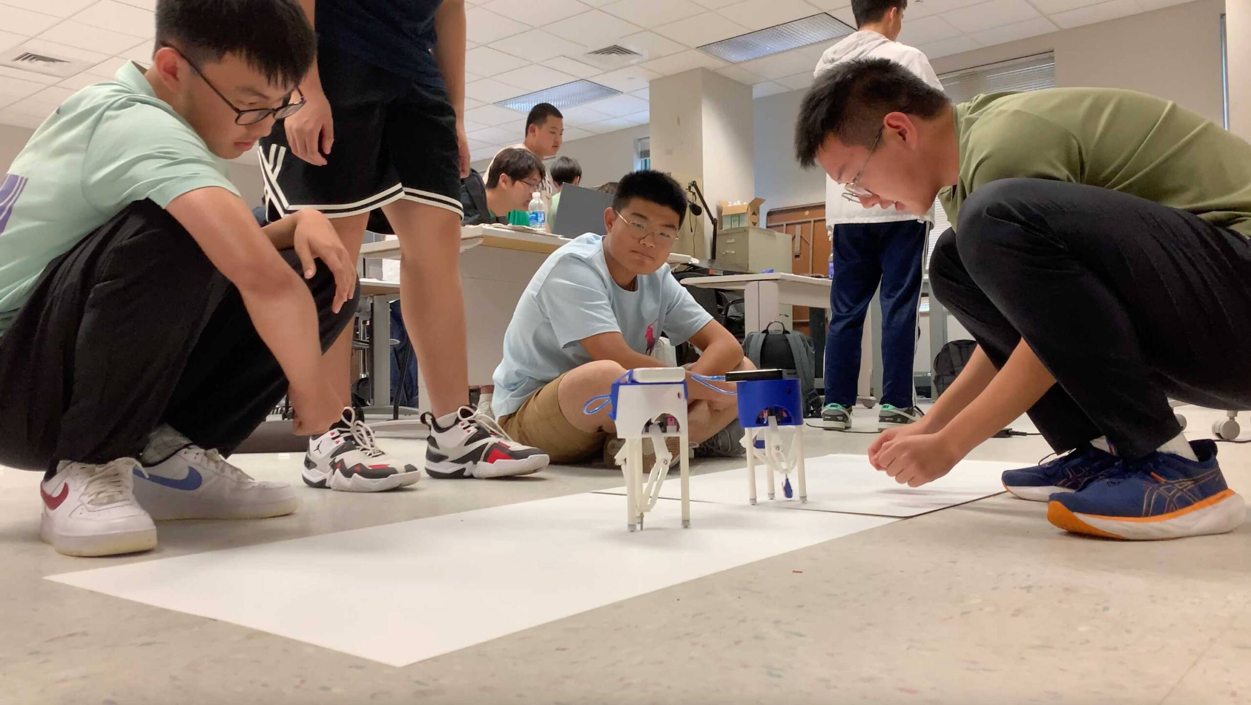 High Schoolers Bring Robots to Life at CMU Feiyue Program