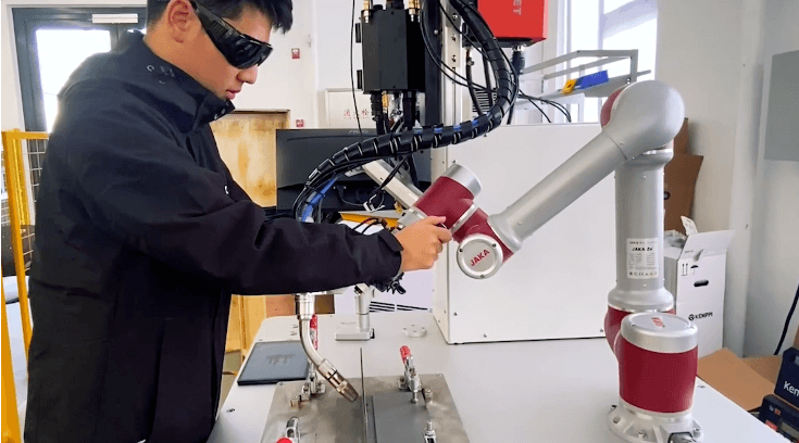 5 Key Factors to Evaluate Before Purchasing a Robotic Arm For Sale