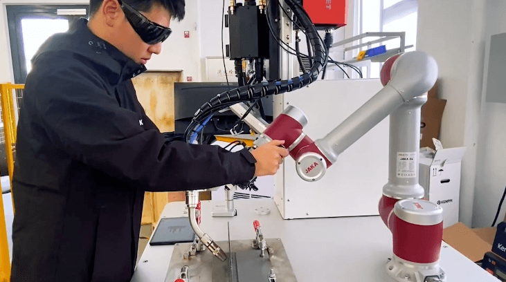 Top 5 Trends of the Industrial Robotics Solutions Industry in 2026 (Focus on AI & Cloud)