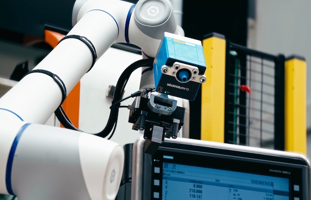 DOBOT and RiACT Power LHM’s CNC Machining with Scalable, Smart Automation