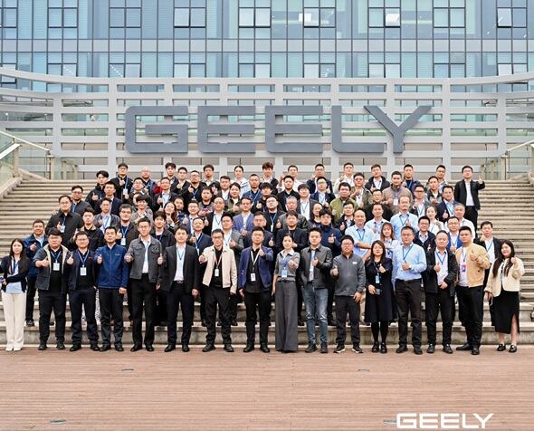 ROKAE Showcases Flexible Cobot Solutions at Geely Auto’s Advanced Manufacturing Technology Expo