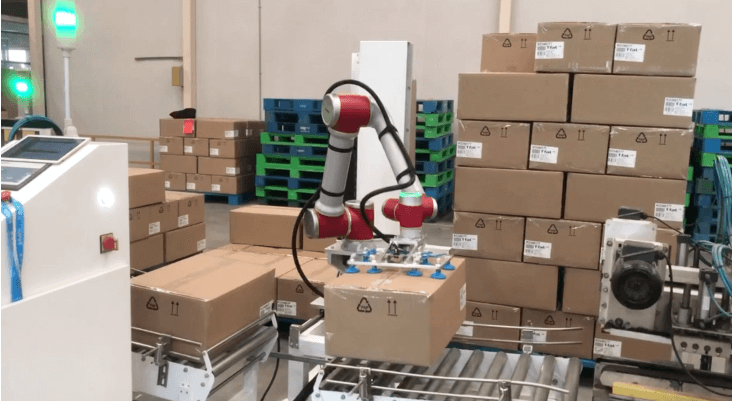 How Articulated Robots Enhance Efficiency in Complex Machine Tending Tasks