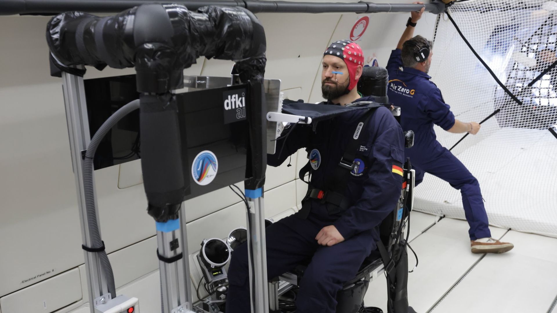 Robotic suit simulates weightlessness on Earth to improve astronaut motor skills