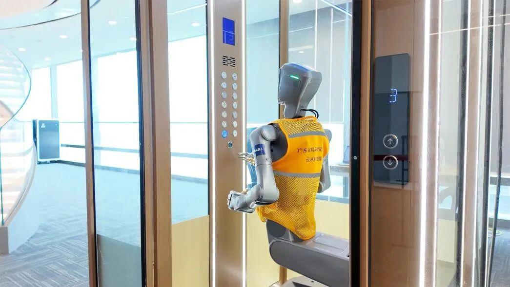 Investment of 30 Million! Yuejiang Leads the Creation of a Robot 'Huangpu Military Academy' to Solve Embodied Data Challenges?