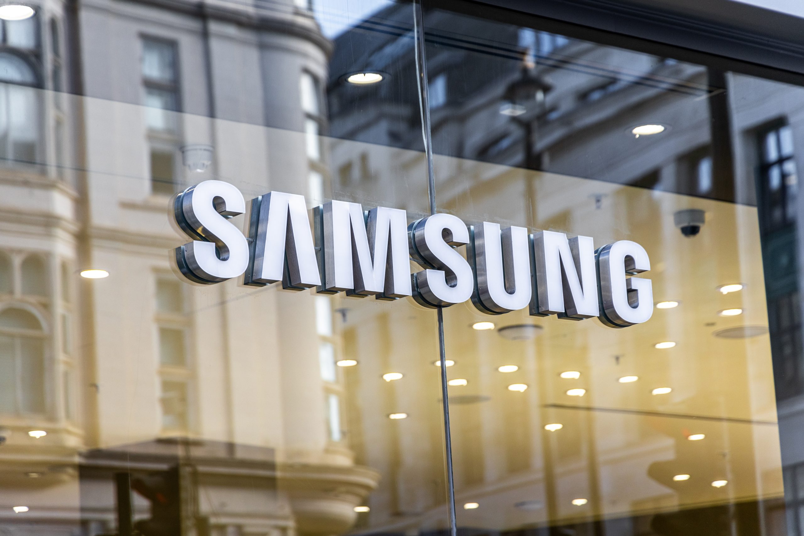 Samsung Electro-Mechanics, LG Innotek rise on AI demand