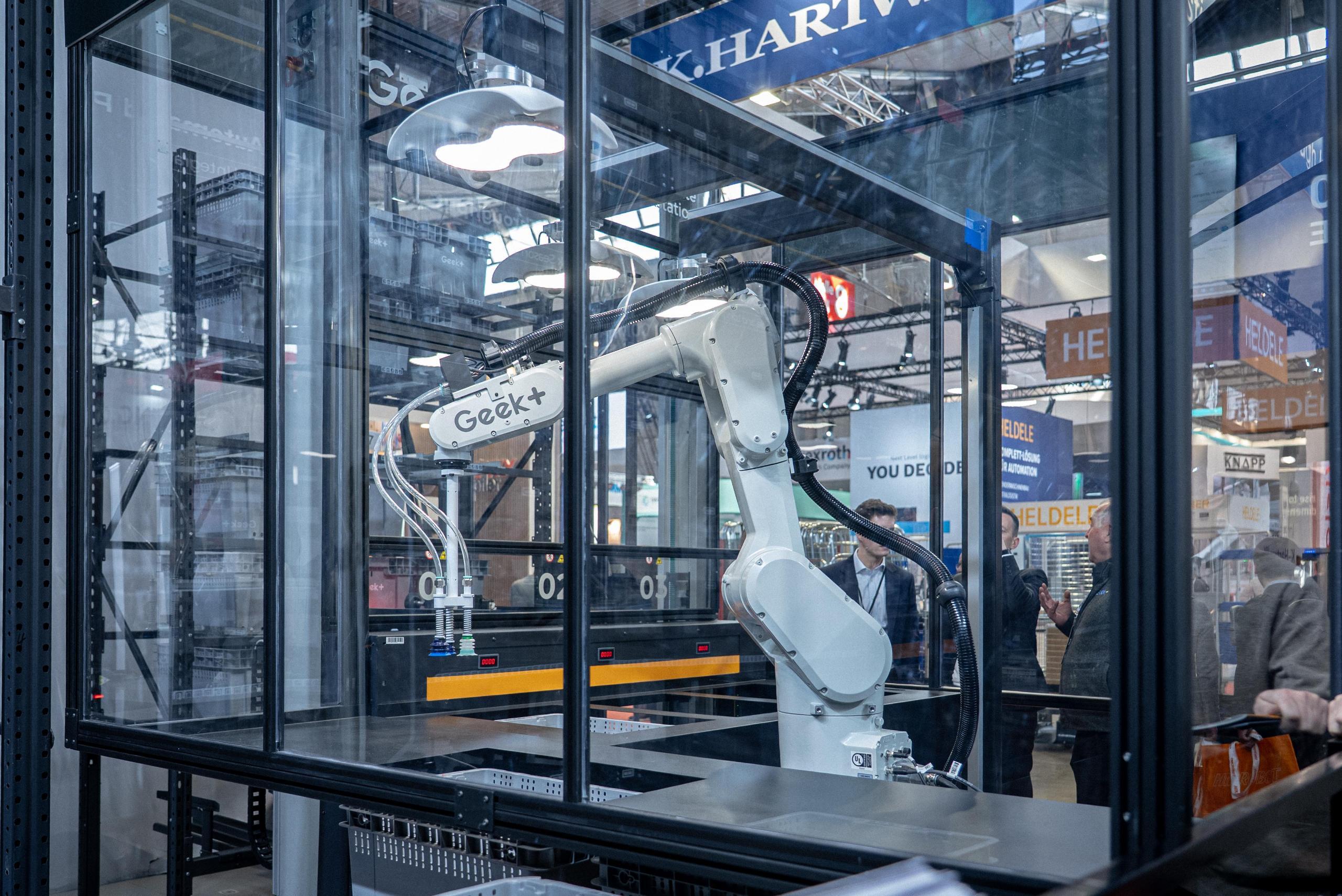 Geekplus Launches Next-Gen RoboShuttle V5, Setting a New Industry Standard for Autonomous Picking and Fulfillment