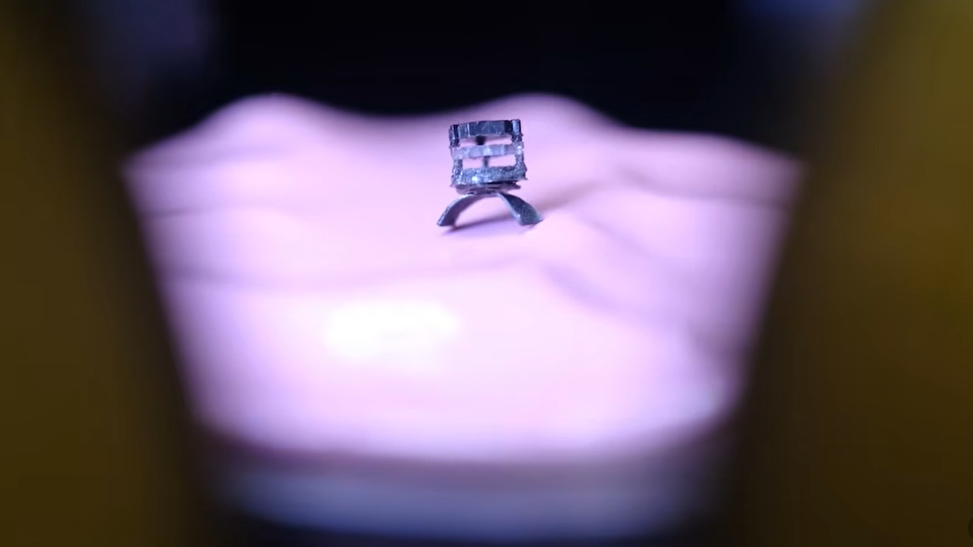 Seed-sized magnetic robot switches between five surgical tools in under one second