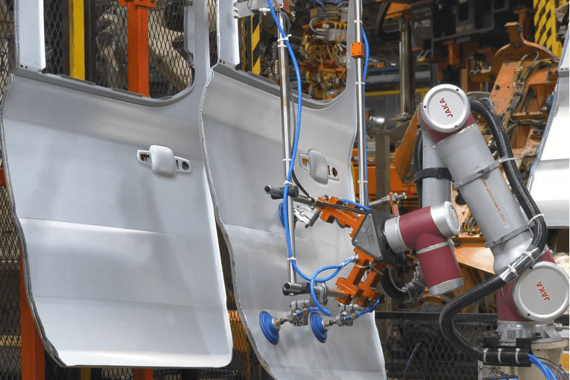 6 Axis Arms vs. 4-Axis SCARA Robots: Which Is Better for High-Mix Assembly?