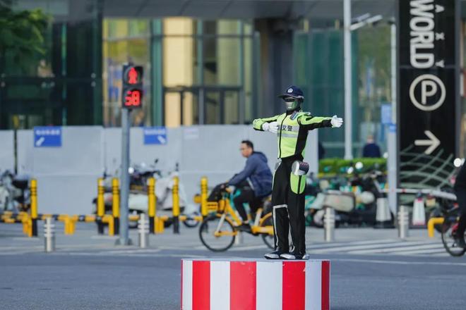 Smart Traffic Management Implementation: Humanoid Robots Become New Units for Active Governance at Intersections