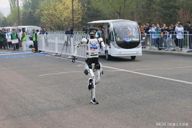 Embodied Intelligence Ultra: A Technological Breakthrough at the Beijing Half Marathon