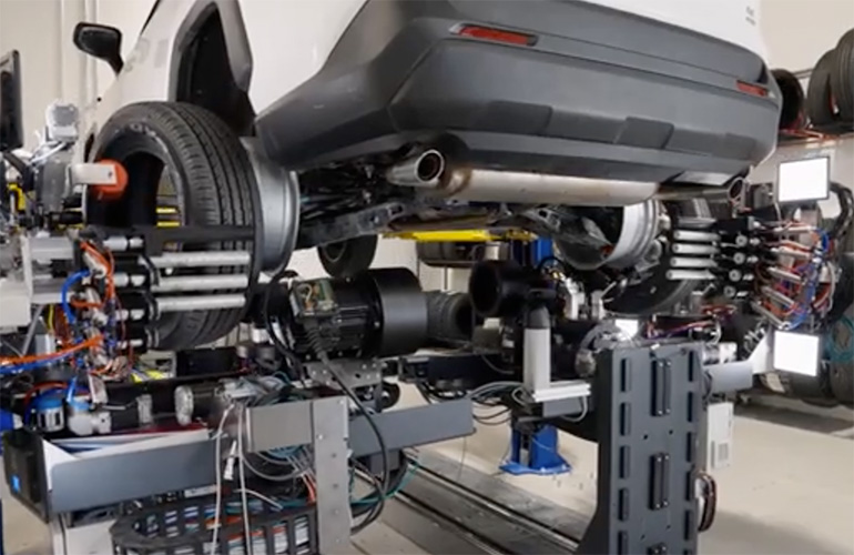 Automated Tire decloaks with new autonomous tire-changing SmartBay