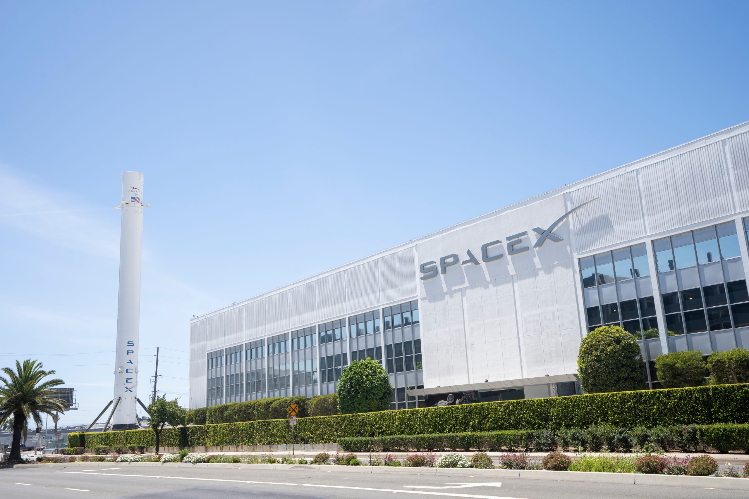 SpaceX seeks at least $1.8t valuation in IPO
