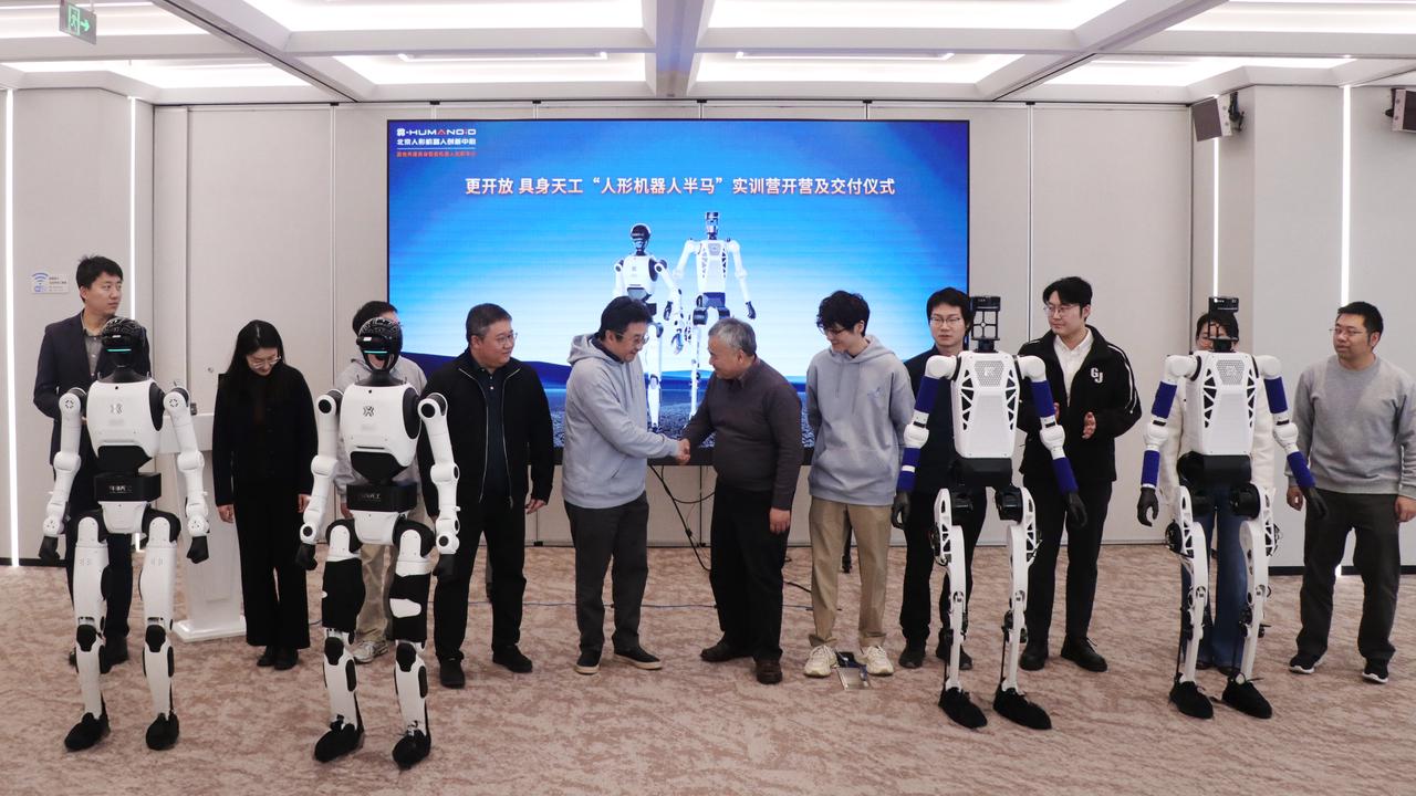 Beijing Humanoid Holds Robot Half Marathon Cooperation Delivery Ceremony to Explore the Limits of Embodied Intelligent Technology with Open Source Ecology