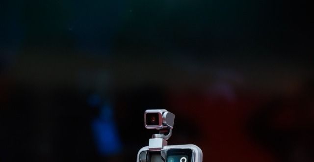 Honor Robot Phone: A Smartphone That Literally Reaches Out and Takes Photos for You