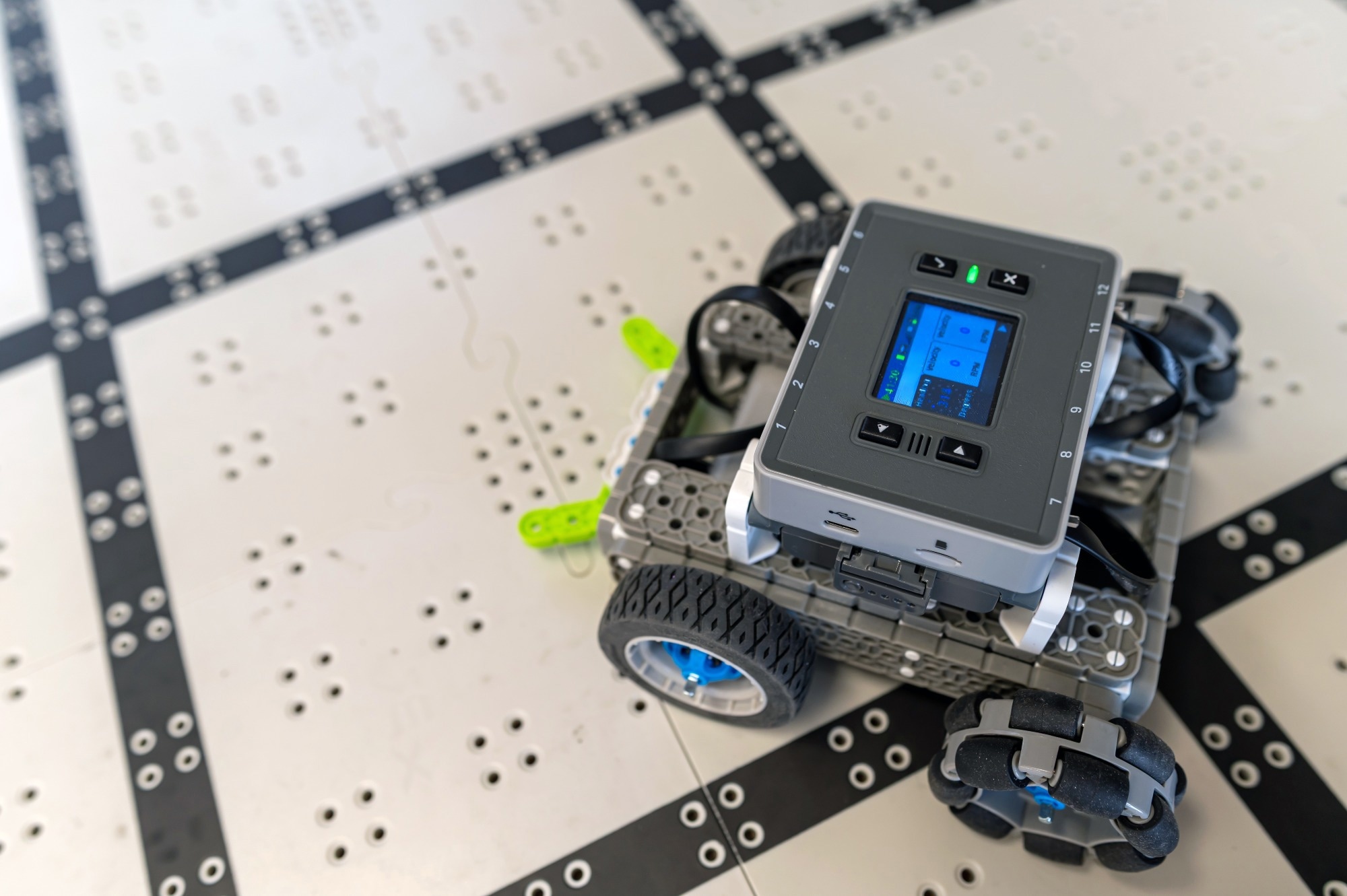 Robot Navigation Learns Faster Through Greedy Replay