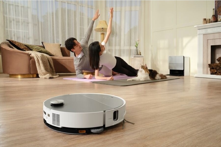 Roborock Launches Roborock Saros 10 – Ultra-Slim Robotic Vacuum Flagship with RetractSense Navigation System