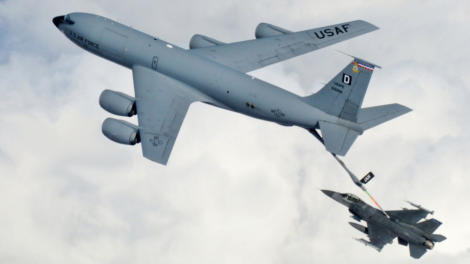US develops advanced drop-in jet fuel for long-range strikes without engine redesigns