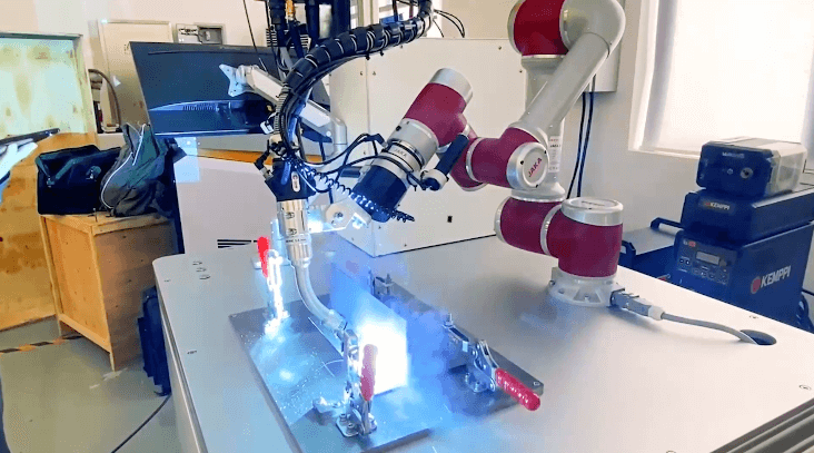 Top Six Applications of 6 Axis Robot Arms in Automotive Manufacturing