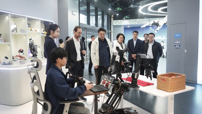 International Collaboration Promotes Synergy: ISO Secretary-General Visits Beijing Humanoid Robot Innovation Center