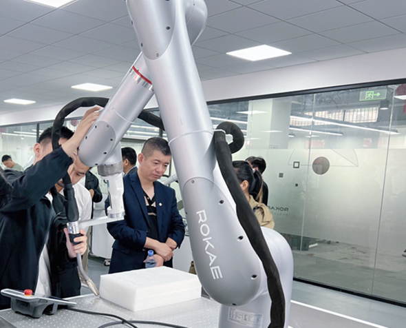 Guangdong Welding Industry Association Visits ROKAE Robotics to Explore the Future of Intelligent Welding
