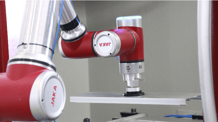 Cobot Arms vs. Traditional Industrial Robot Arms: Which Is Better?