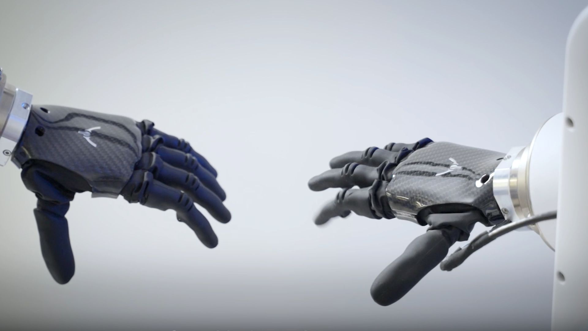 Prosthetic hands’ data helps robots get finer control for precise manipulation