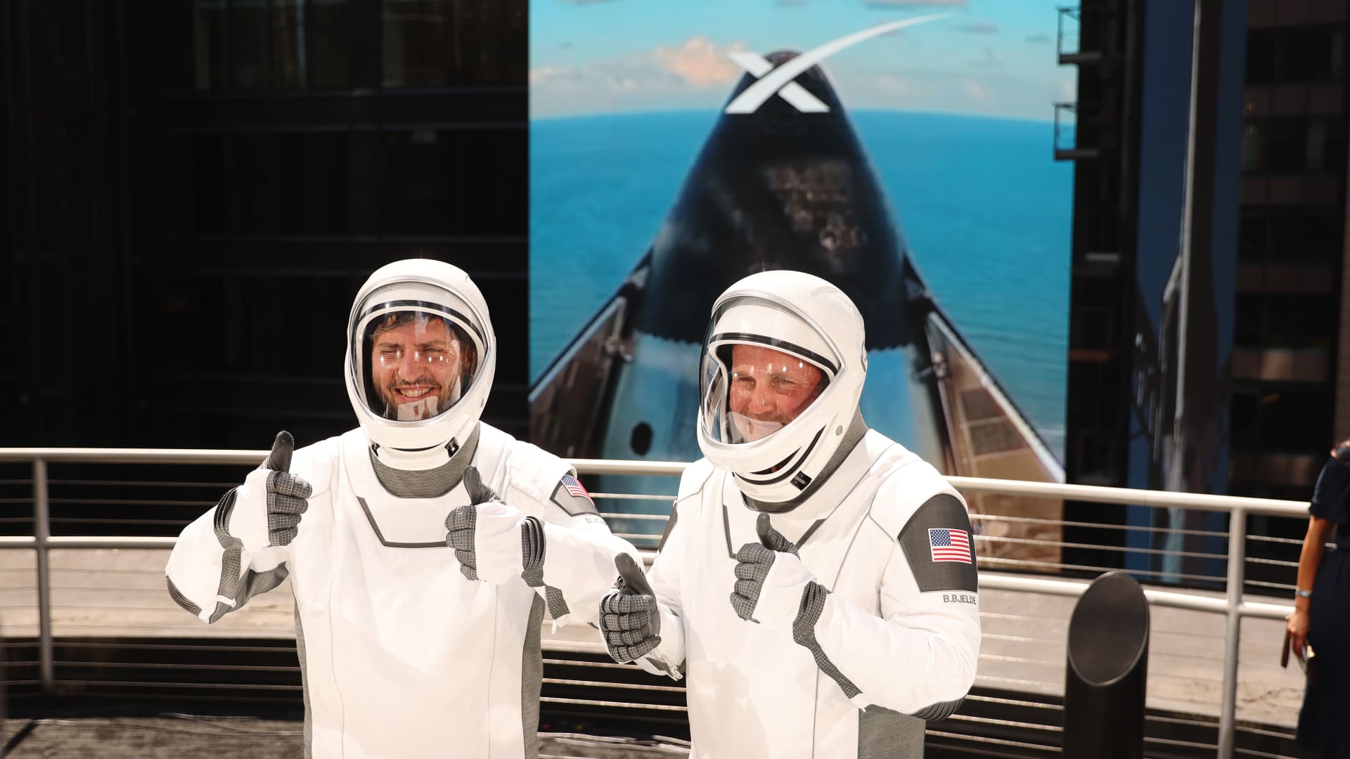 SpaceX leapfrogs Amazon in market cap, briefly jumps Microsoft among top U.S. companies
