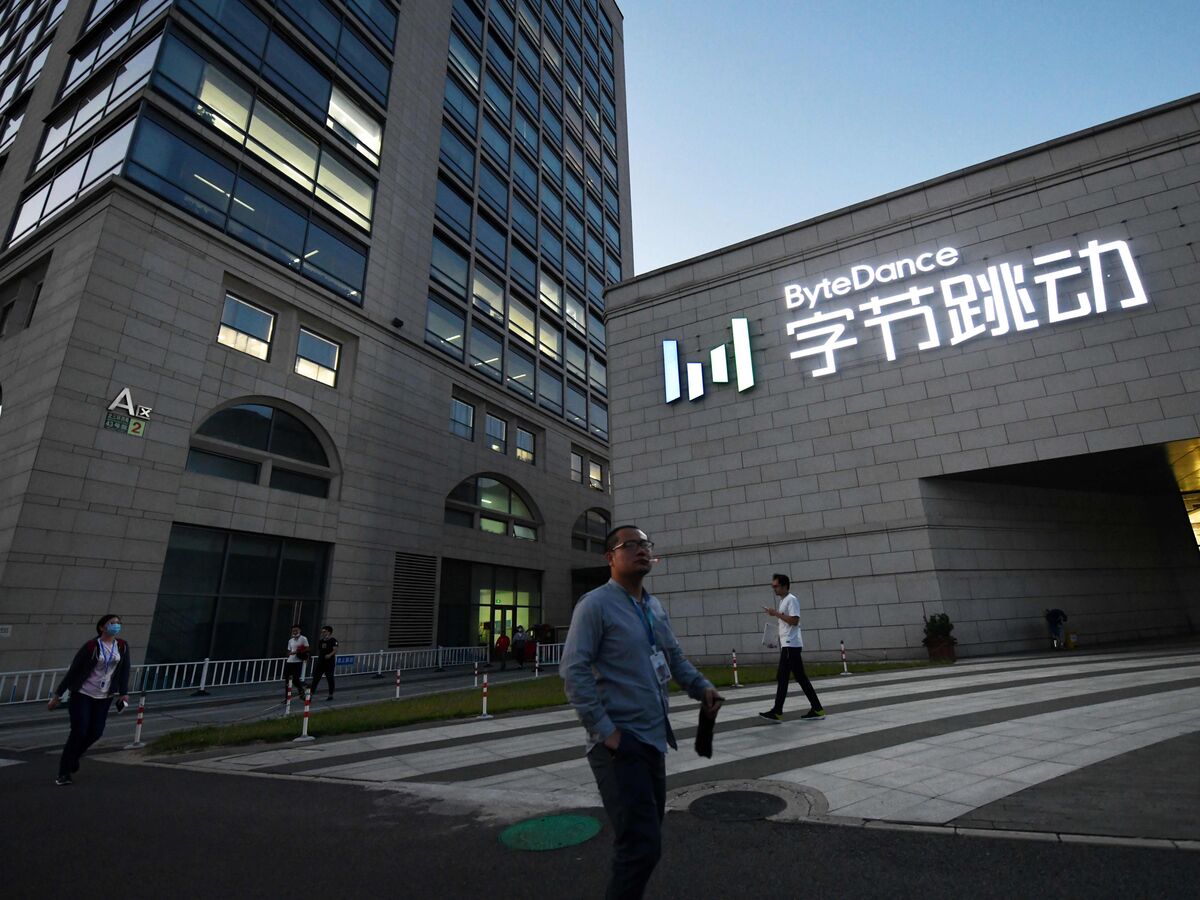 Microsoft Makes Big AI Inroads in China by Selling OpenAI Models