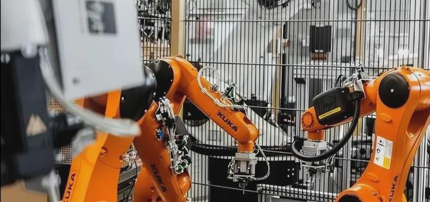 Midea Group Signs 300 Million RMB Strategic Deal to Expand Industrial Robotics