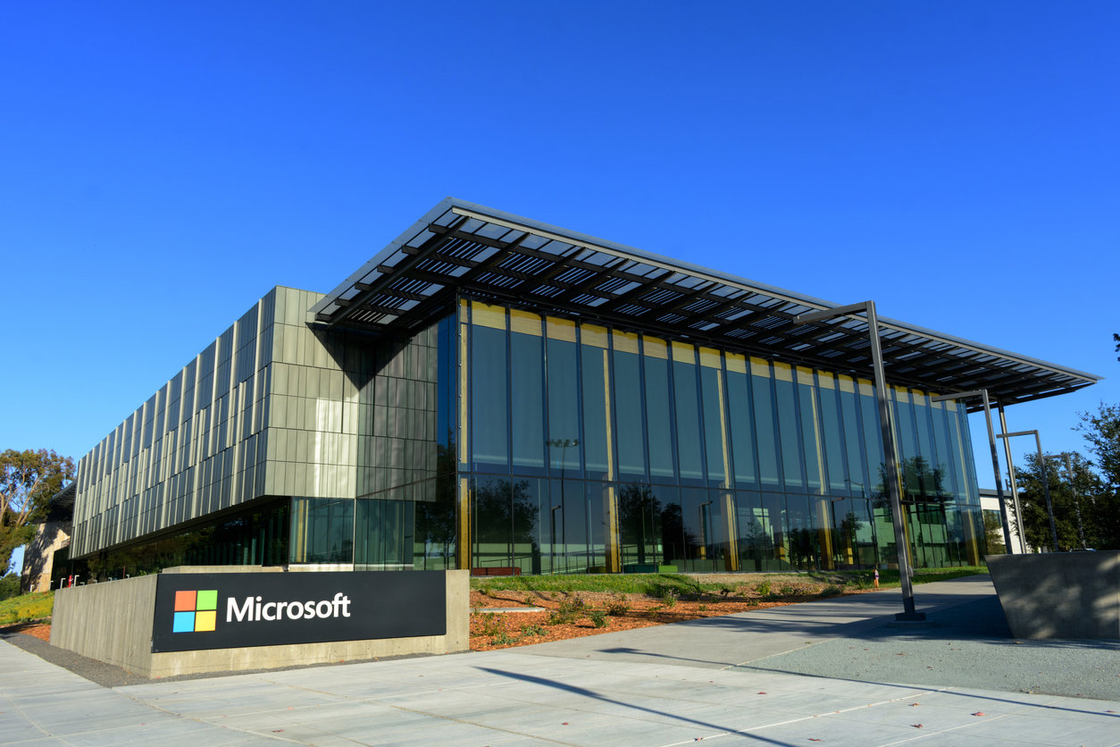 Microsoft and Palantir Urge Businesses to Retain AI Sovereignty Amid Rising Costs