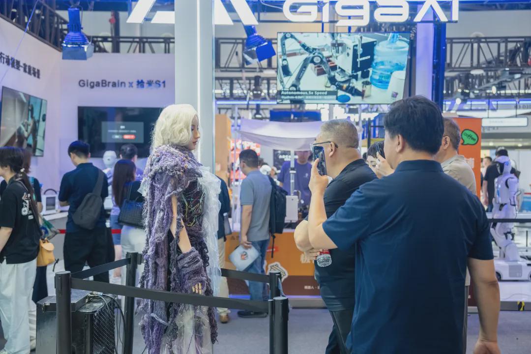 Lingdi Technology Demonstrates Advanced Clothing Simulation at WAIC 2026