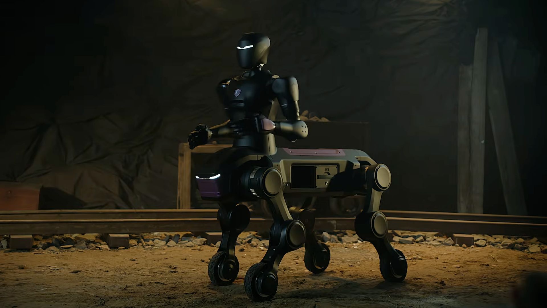 Run Robotics Unveils World's First Centaur Wheel-Leg Hybrid Robot at WAIC 2026