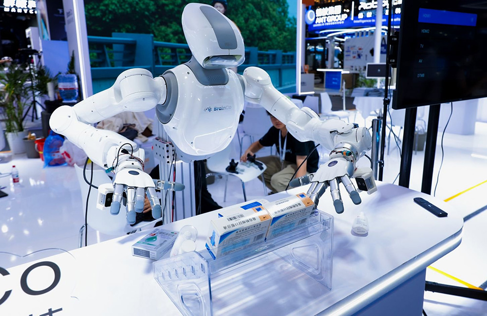 BrainCo Unveils Brain-Controlled Robot AI Platform at 2026 WAIC