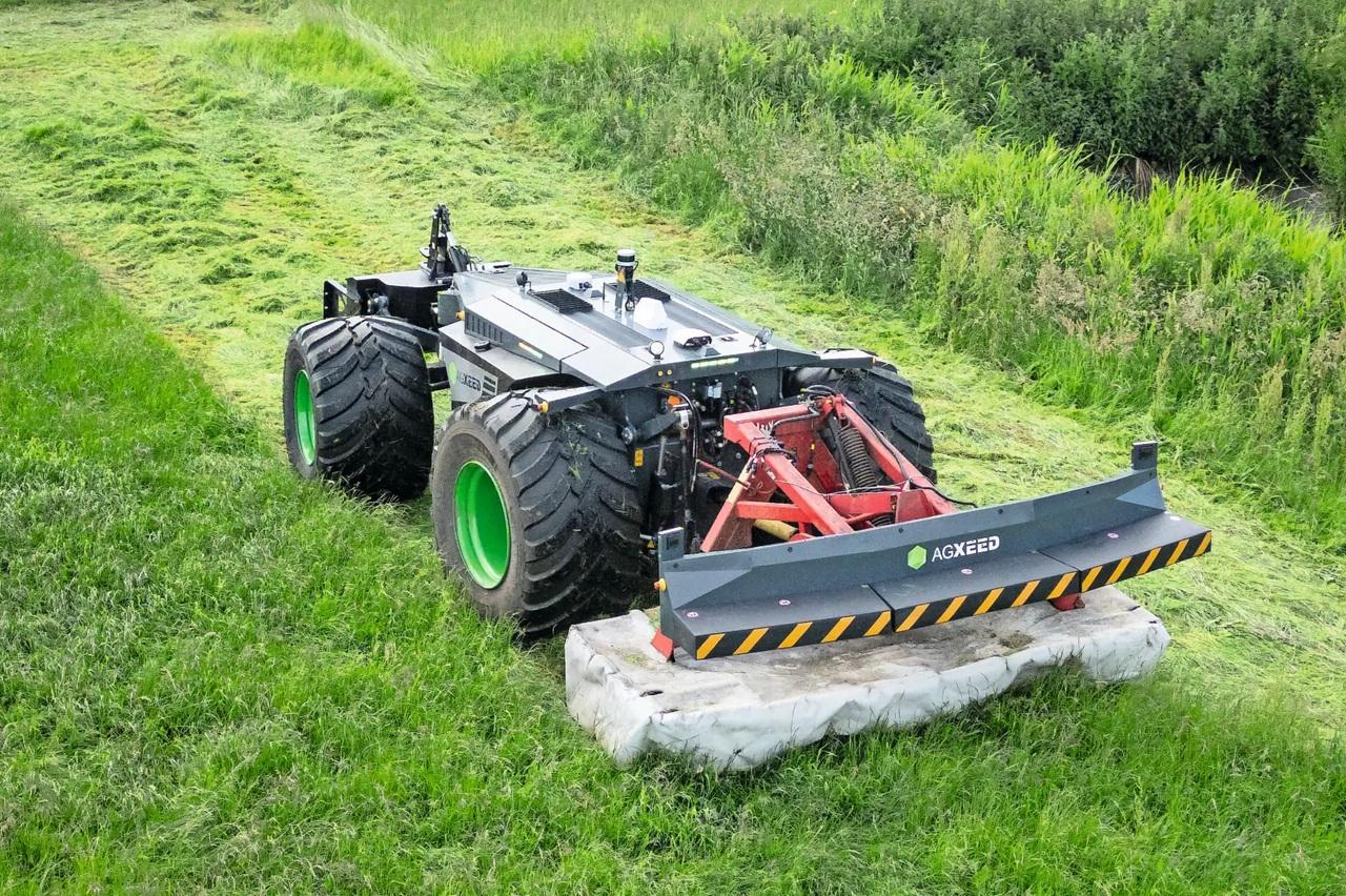 Agxeed W4 Autonomous Robot Enters Dairy Farming Trials in the Netherlands