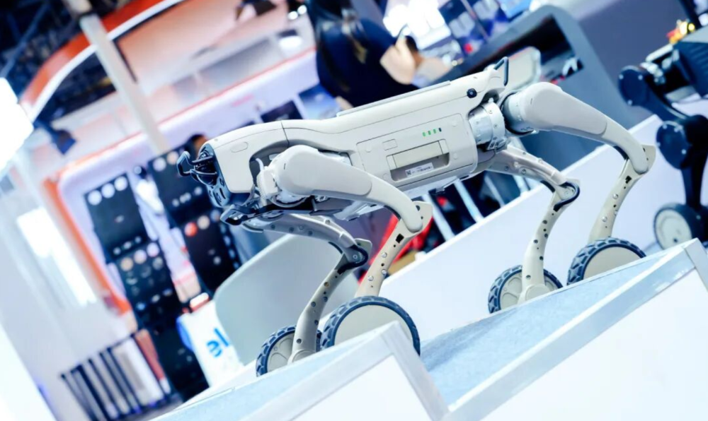 Genisom AI Showcases Comprehensive Robotics Solutions at WAIC 2026