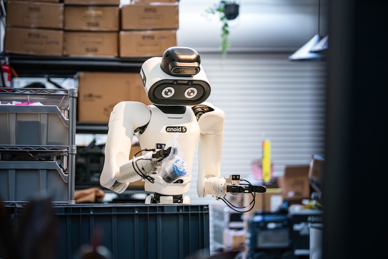 Robot.com Introduces R-noid Humanoid Robot for Challenging Labor Markets