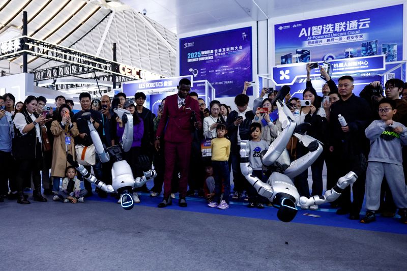 China's Humanoid Robot Makers Face Commercial Viability Challenge at World Robot Conference