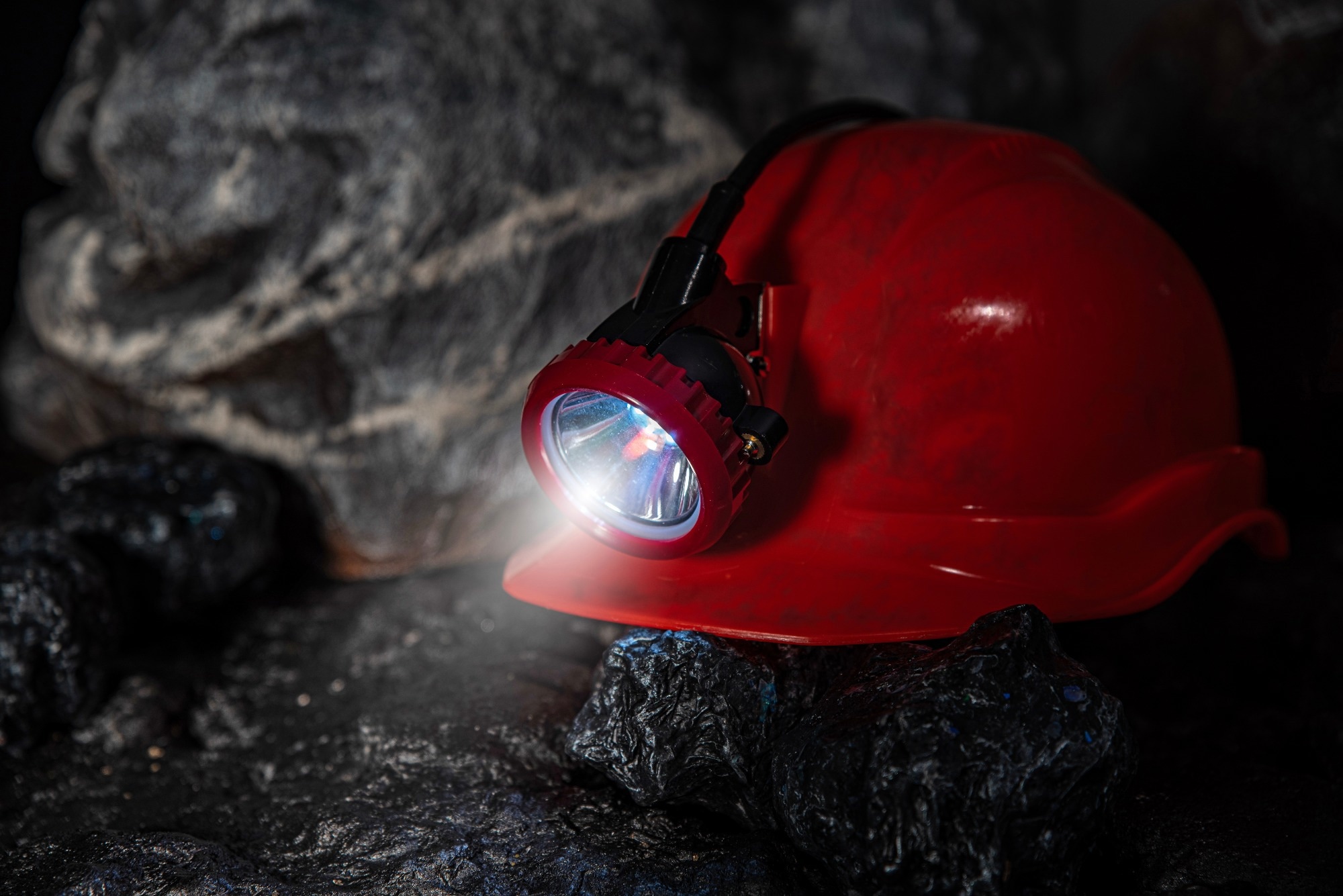 Two-Stage Planning Method Enhances Continuous Multi-Robot Inspection in Mines