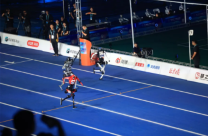 Humanoid Robots Achieve Breakthroughs in Speed and Jumping at World Championships