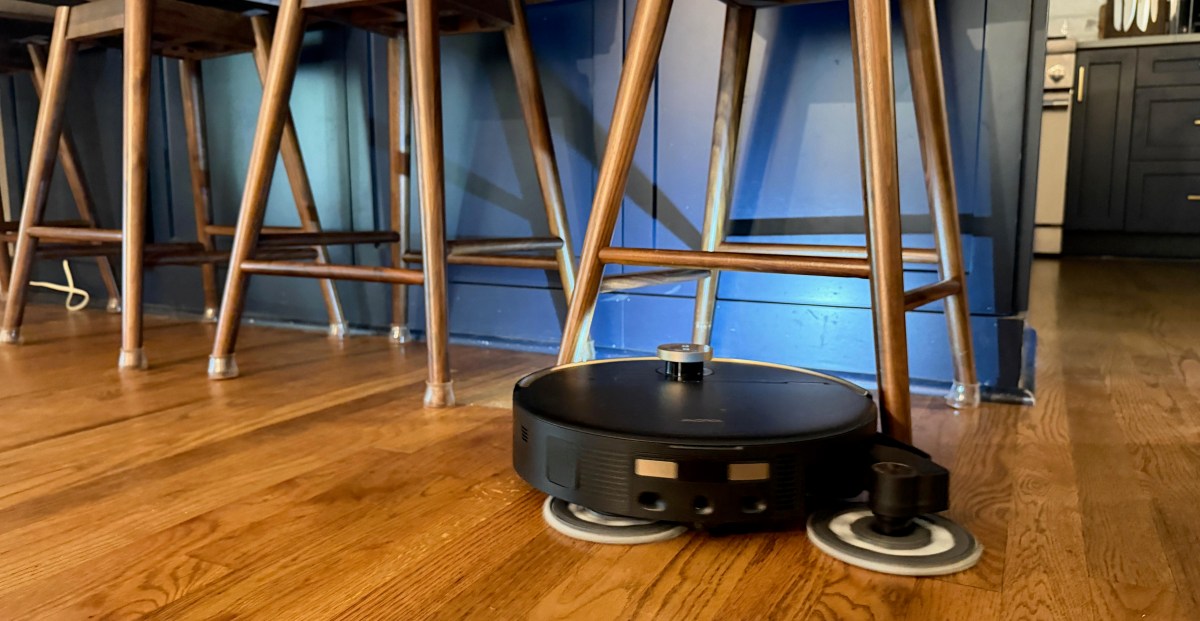 Mova Launches V70 Ultra Complete Robot Vacuum with Innovative Mopping Arm