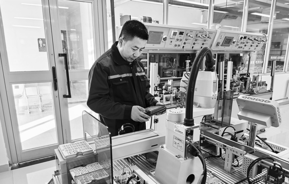 From Teacher to National Skill Master: Leading Students to Over 60 Awards in Robotics