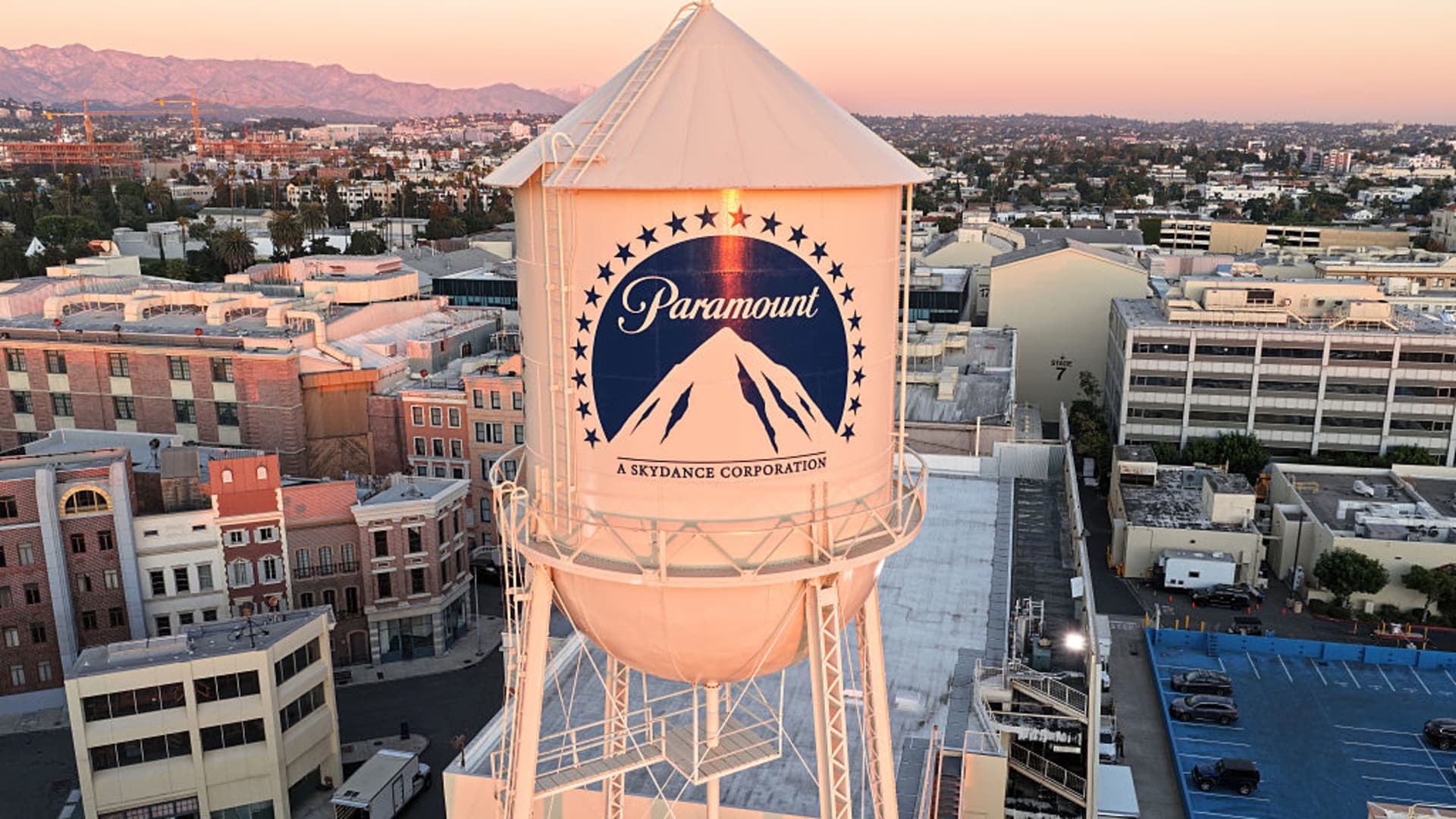 Paramount Skydance Increases 2026 Profit Outlook Amid WBD Merger Challenges