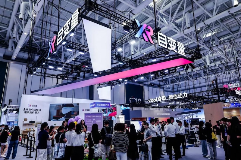 X Square Robot Displays Comprehensive Embodied AI Technologies at WRC 2026