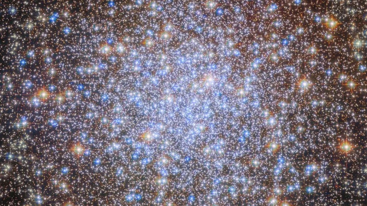 Hubble Space Telescope Captures Stunning Image of Chandelier Cluster