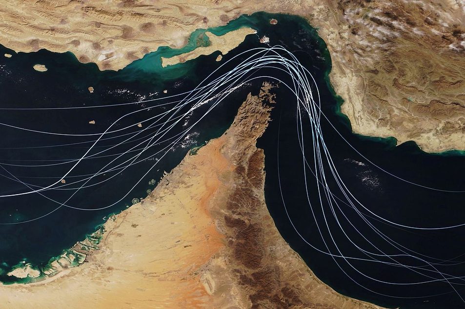 Hormuz Commodity Vessel Crossings Reach Lowest Level in Three Months
