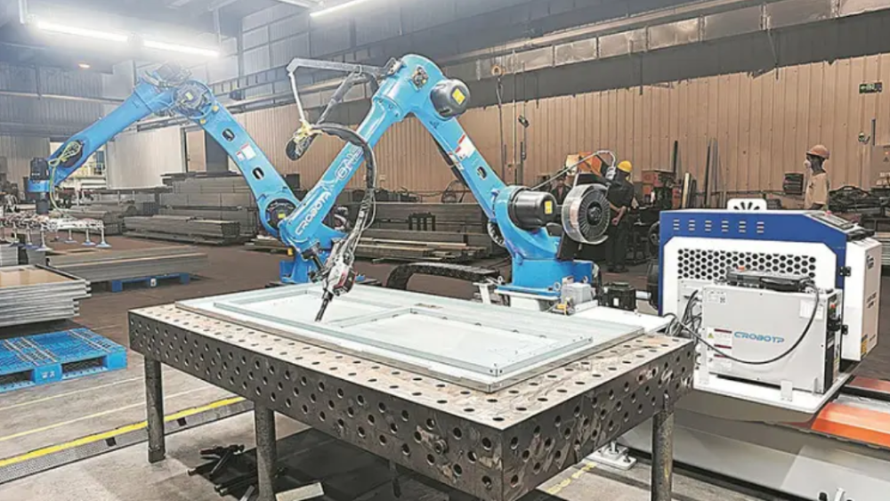 Western China's First 'No Programming' Welding Robot Enters Production