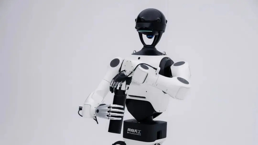 Humanoid Robots Showcase Skills in Hotel and Library Tasks at World Humanoid Robot Games