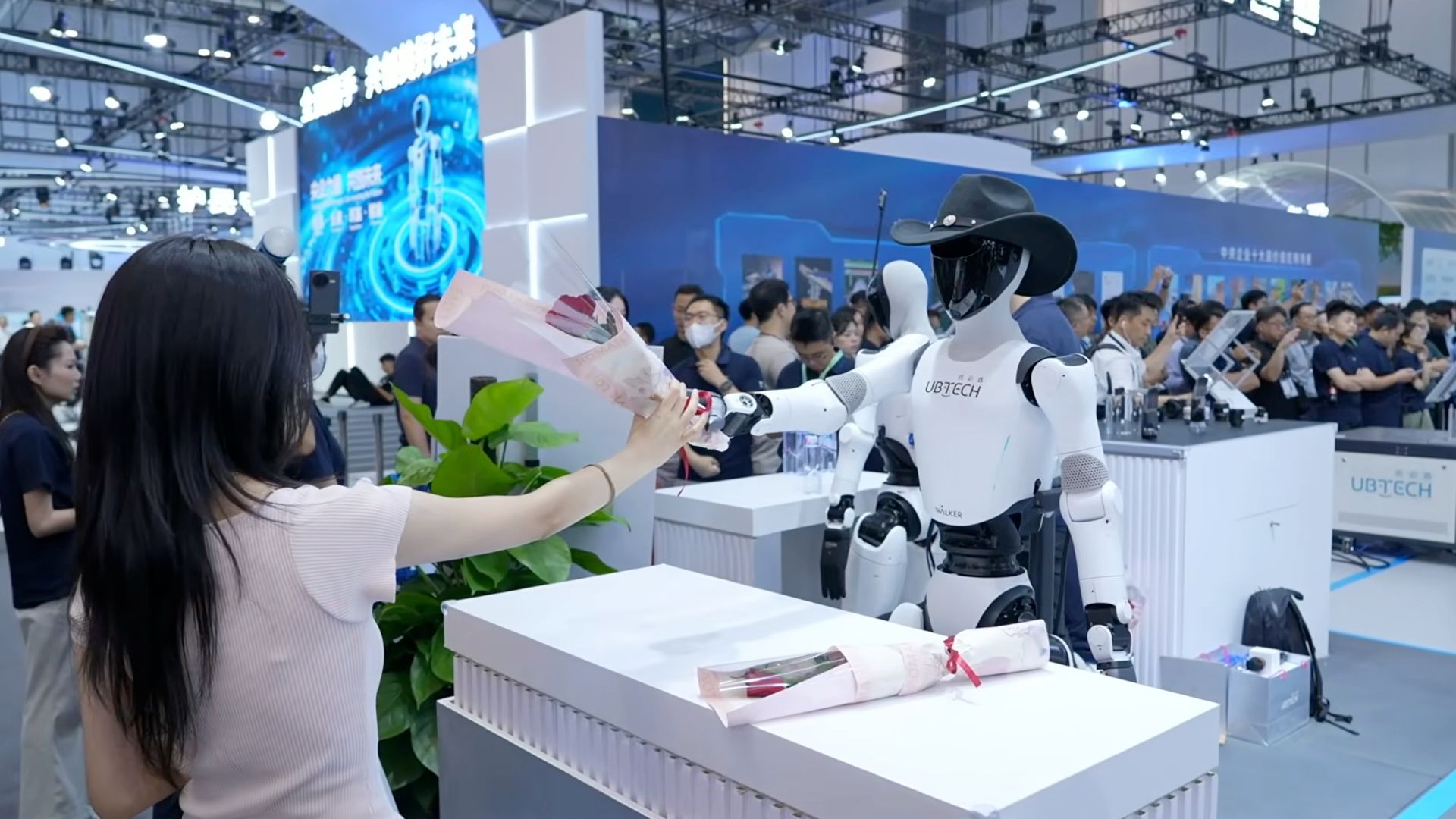 Chinese Robots Demonstrate High-Risk Capabilities at 2026 World Robot Conference in Beijing